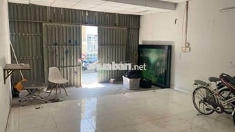 Cho thuê nhà nguyên căn có sân vườn phía sau nhà