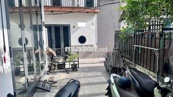 Nhà nc 2 lầu 4PN 3VS Mai Văn Ngọc P10 Q.phú Nhuận
