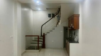 Cần cho thuê nhà nguyên căn mặt ngõ Quan Thổ 3 Đống Đa, Hà Nội 