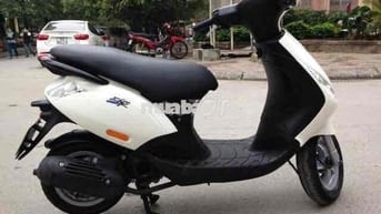 xe zip piaggio màu trắng