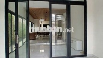 NHÀ ĐẸP MT SONG HÀNH QL22,TRUNG CHÁNH, HÓC MÔN,NGANG 4.5M,6,5 TỶ