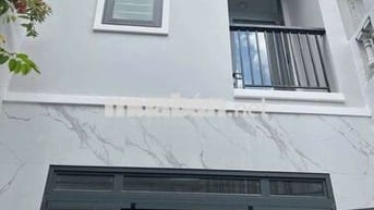 Cho thuê nhà mới xây 3 lầu giá rẻ