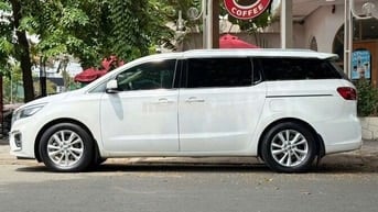 Kia Sedona quá mới ah