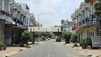 làm ăn thua bán để trả nợ 185m2 (ngang 10 dài 18,5)