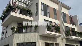 NHÀ 1 TRỆT 2 LẦU NGAY TRUNG TÂM HÀNH CHÍNH THÀNH PHỐ MỚI BÌNH DƯƠNG