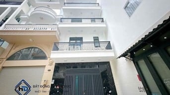 Nhà 3 lầu khu nhà lầu an ninh có vỉa hè cách Lê Văn Khương 100m