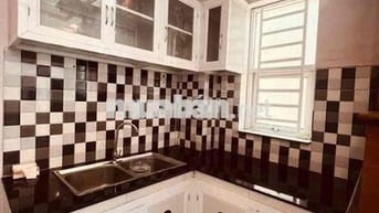 Nhà Sạch Sẻ Có Nội Thất DT 5x6 1Trệt 2Lầu 2Pn 3Wc Điện Nước Riêng