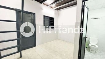 CHO THUÊ NHÀ TRỌ LIỀN KỀ, GÁC SUỐT, SẴN MÁY LẠNH, 2 WC - KHU TÊN LỬA