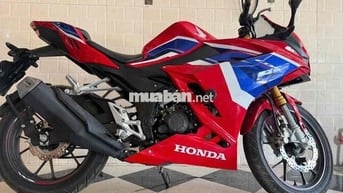 gia đình có xe moto còn mới đẹp