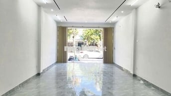 CHO THUÊ NHÀ 3 TẦNG MT LÊ QUẢNG CHÍ, ĐOẠN KD SẦM UẤT