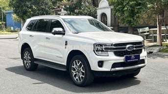 Everest Titanium 2022 4x4 Trắng - 29.000km