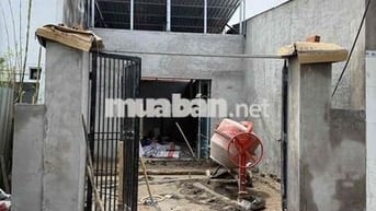 Cho thuê nhà nguyên căn mặt tiền hẻm chính xe hơi đậu trong nhà.