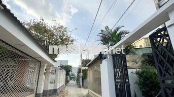 Nhà mới xây nguyên căn chính chủ