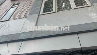 Nhà cho thuê; DT 32m2; 4 tầng; 4 phòng ngủ; 3 vệ sinh tại Lê Quang Đao