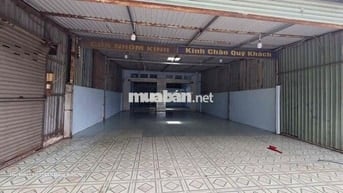 Cho thuê nhà 8m x 32m mặt tiền Phan Văn Hớn, Ấp 2, XTT, Hóc Môn