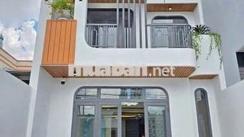 Bán nhanh nhà 1 trệt 1 lầu sổ riêng 120m2 ngay sát KCN Nam Tân Uyên