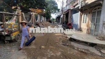 Bán nhà 4x24m, 1 lững, sát chợ Lạc Quang, Tân Thới Nhất, Q12
