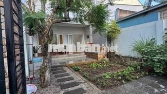 Bán gấp nhà sân vườn, P2 đà lạt dt 100m2 giá 730tr