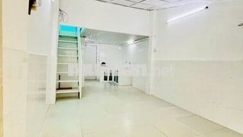 CHÍNH CHỦ CHO THUÊ NHÀ MỚI 1 TRỆT 1 LỬNG, GẦN NGÃ 4 HÀNG XANH, Ở NGAY