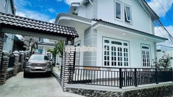 Villa 3 Mặt Tiền Trung Tâm Đà Lạt – Không Gian Yên Bình Giữa Lòng Phố