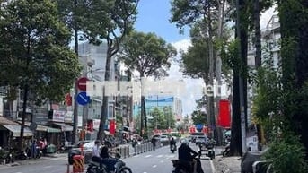 Cho thuê Nhà 60-62 Ngô Gia Tự, P.2, Q.10. Trệt, 2 lầu, 9x20m chỉ 65tr