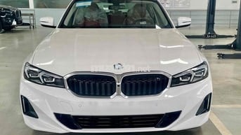 BMW 3 Series 2025 320i Sport Line NT Đỏ Trả Trước