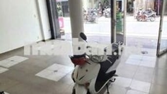 Cho Thuê Nhà Đường Hồ Bá Kiện, Quận 10 ( Ngang 6.5 Có Sân Rộng )