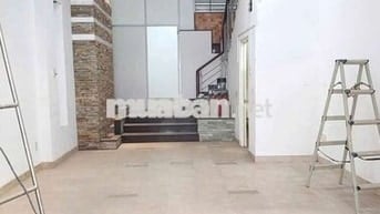 Nhà mặt tiền Lam sơn, p2, dt. 4x20m 1 trệt 3 lầu st. 5pn