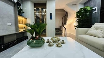 Nhà Đẹp Lô Góc, Thang Máy Minh Khai 30m, 7 tầng, mt 4m, giá 9.8 tỷ.