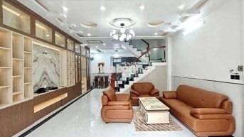 CHO THUÊ NHÀ 2 LẦU NỘI THẤT SANG XỊN KDC NAM LONG HỒNG PHÁT GIÁ 15TR