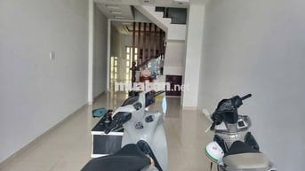 Cho thuê nhà giá rẻ đường 10m ô tô đậu cửa Tân thới hiệp ,Q12