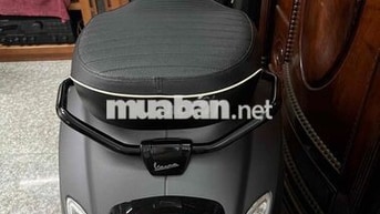 vespa sprint 150 cc màu xám đen