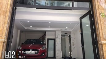 Nhà riêng 40m x 7T có thang máy oto vào nhà,giá 15,2 tỷ, ngõ110 Nam Dư