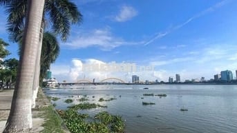 Lô đôi phố du lịch sông Hàn, đường Trần Hưng Đạo ĐN