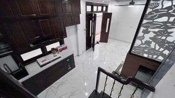 Nhà Phố Lò Đúc Hai Bà Trưng 30m 5 tầng , thang máy 10.8 tỷ.           