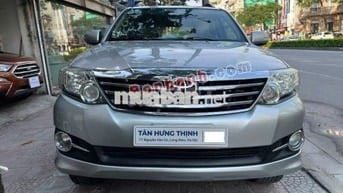 Toyota Fortuner 2.7V 4x2 AT 2015