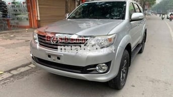 Toyota Fortuner 2.7V 4x2 AT 2015