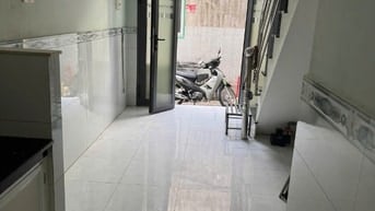 Cho thuê nhà hẻm 2.5m (XM) Bình Tiên, P.8, Q.6 giá 5.5tr
