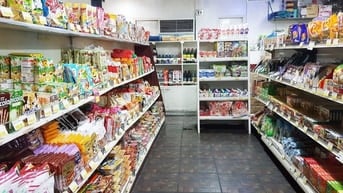 Tuyển người bán hàng  và tạp vụ