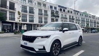 Kia Carnival 2024 Luxury 2.2D - 10000 km