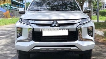 Mitsubishi Triton 2023 4x2 AT - 23000 km