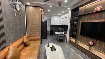 10,5 tỷ, 33m2, 5 tầng Bạch Mai, trung tâm , HBT, như KS 5*, 10m ô t ô