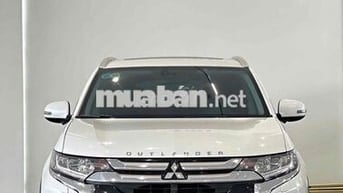 Mitsubishi Outlander Premium màu trắng