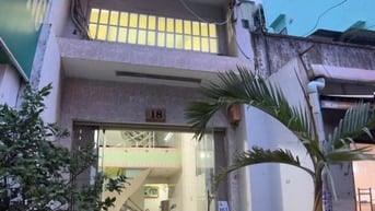 Cho thuê nhà mặt tiền nở hậu Nguyễn Công Trứ, Bình Thạnh, 4 tầng