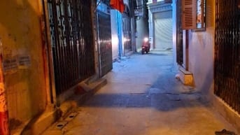 1.	Bán nhà Bằng B, Linh Đàm, DT 43m2, 4 tầng, cách đường ô tô 30m, SĐC