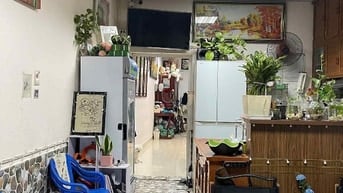 Bán nhà 2 tầng khu trung tâm tứ liên tây hồ