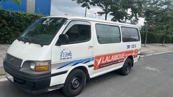 Toyota Hiace 2003 Van 3 chỗ - 300000 km