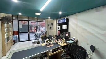 Bán nhà mặt phố Võ Thị Sáu, dt 70m2, mt 18m, giá 21 tỷ.