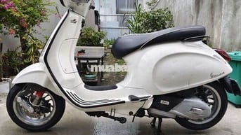 Vespa 218 Iget ABS zin êm ngay chủ ký