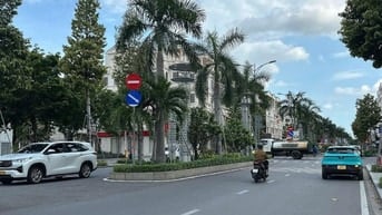 Bán Biệt thự đẳng cấp 4 lầu ngang 12m ngay KDC Cityland P.10 240m2 tiệ